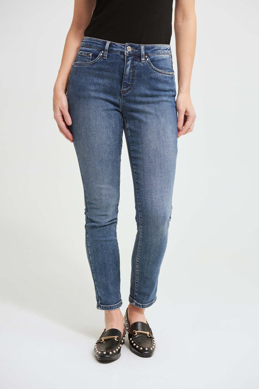 CROPPED JEANS WITH ROLLED HEM